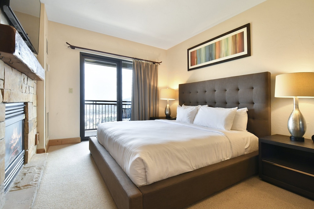 Room, 1 King Bed (Hotel)