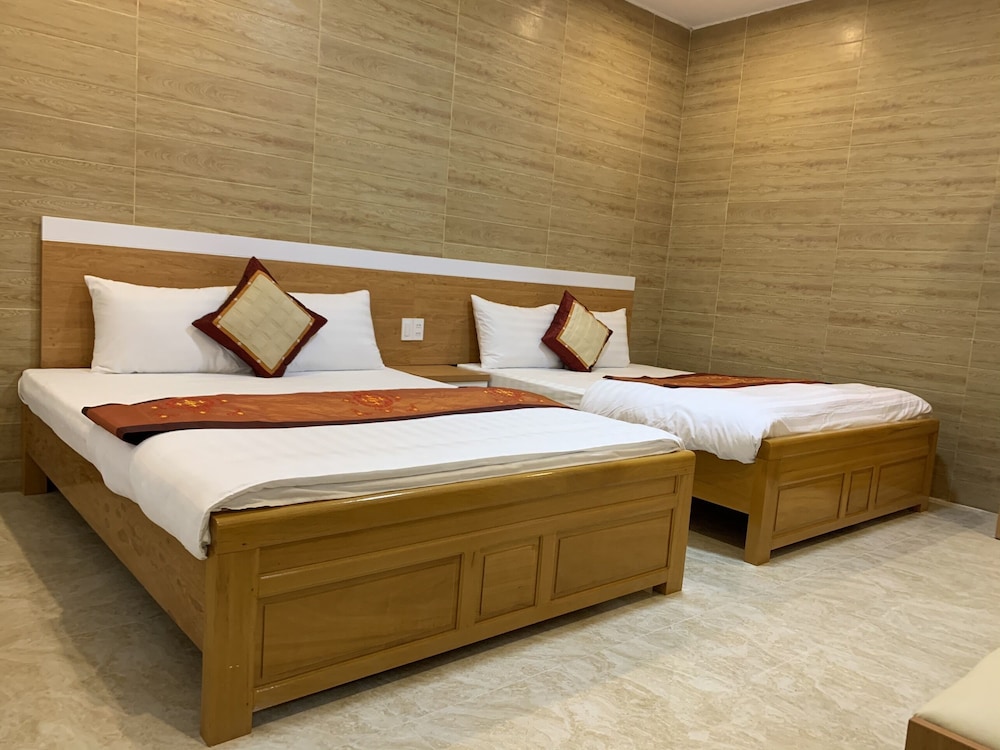 Triple Room, No Windows