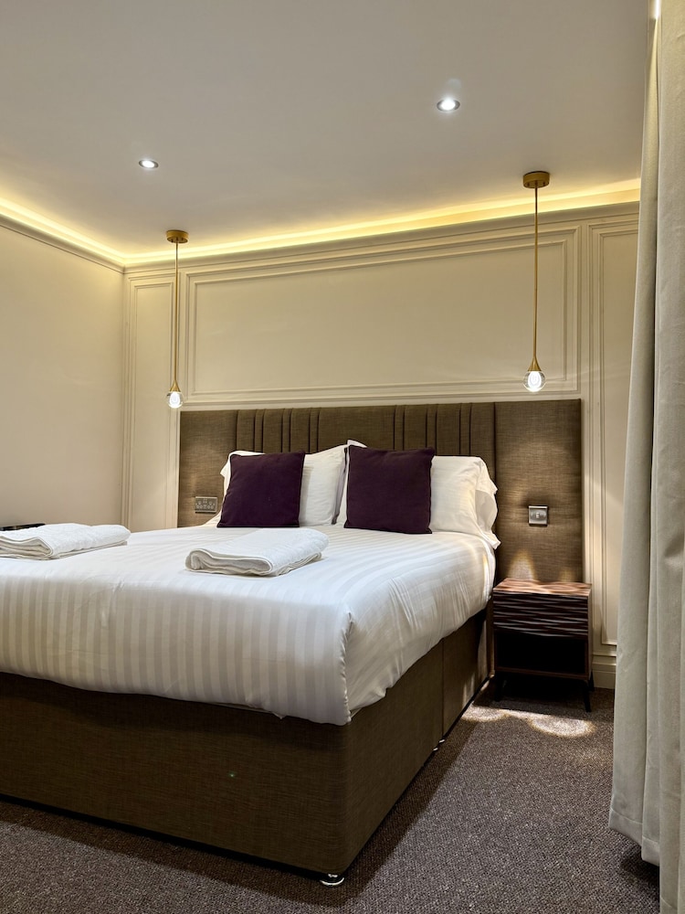 Deluxe Double Room, Ensuite, Garden View