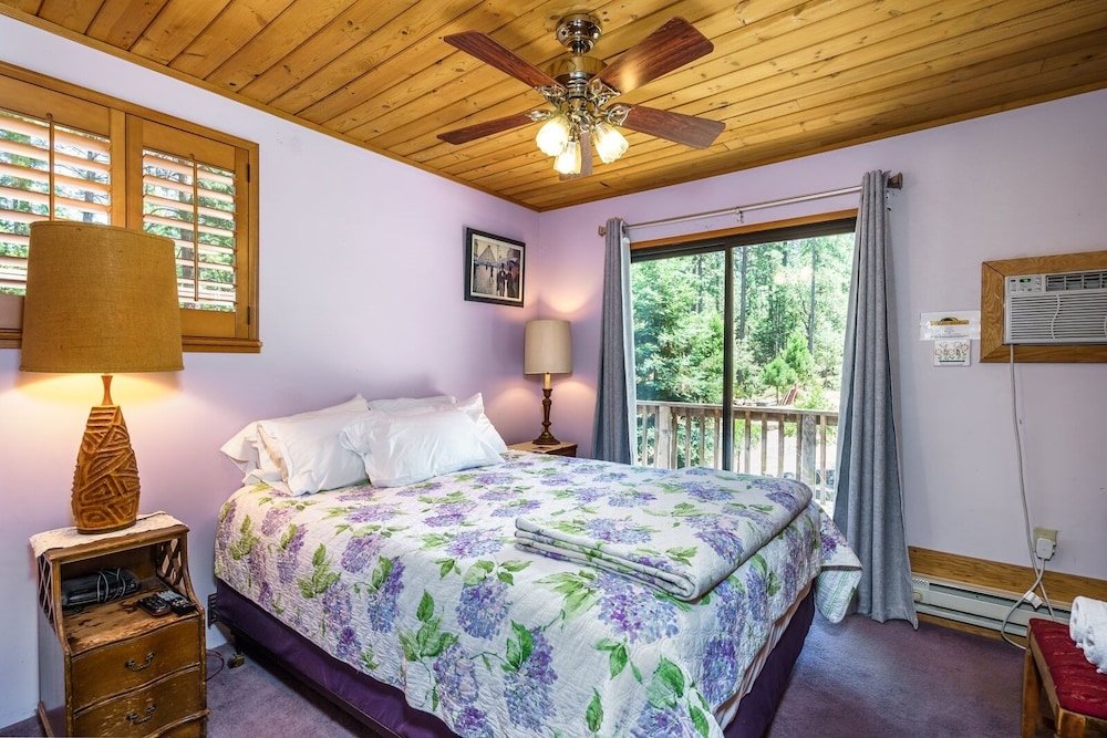 House, 2 Bedrooms photo 1