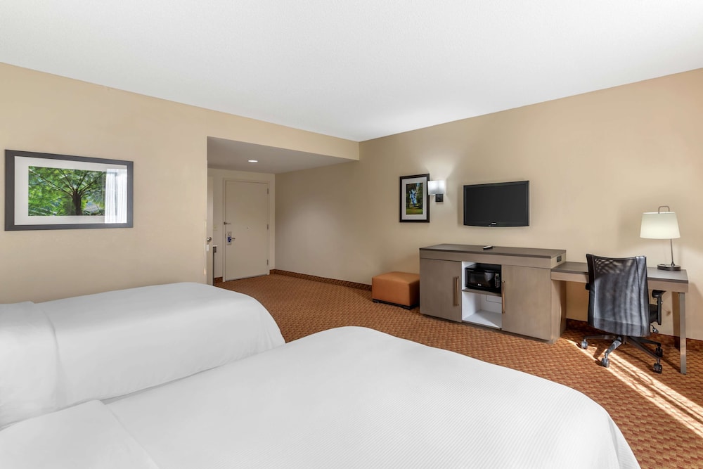 Standard Room, 2 Queen Beds, Accessible, Non Smoking photo 3