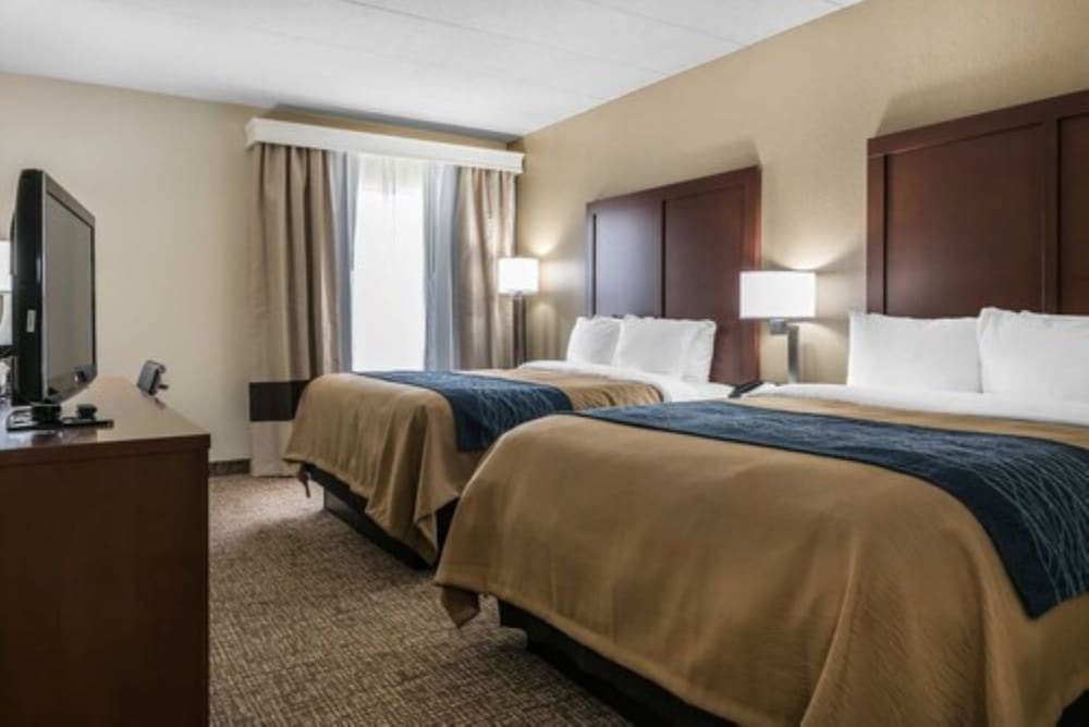 Standard Room, 2 Queen Beds, Non Smoking - Photo 3