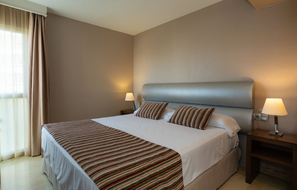 Two Bedroom Suite - Photo 3