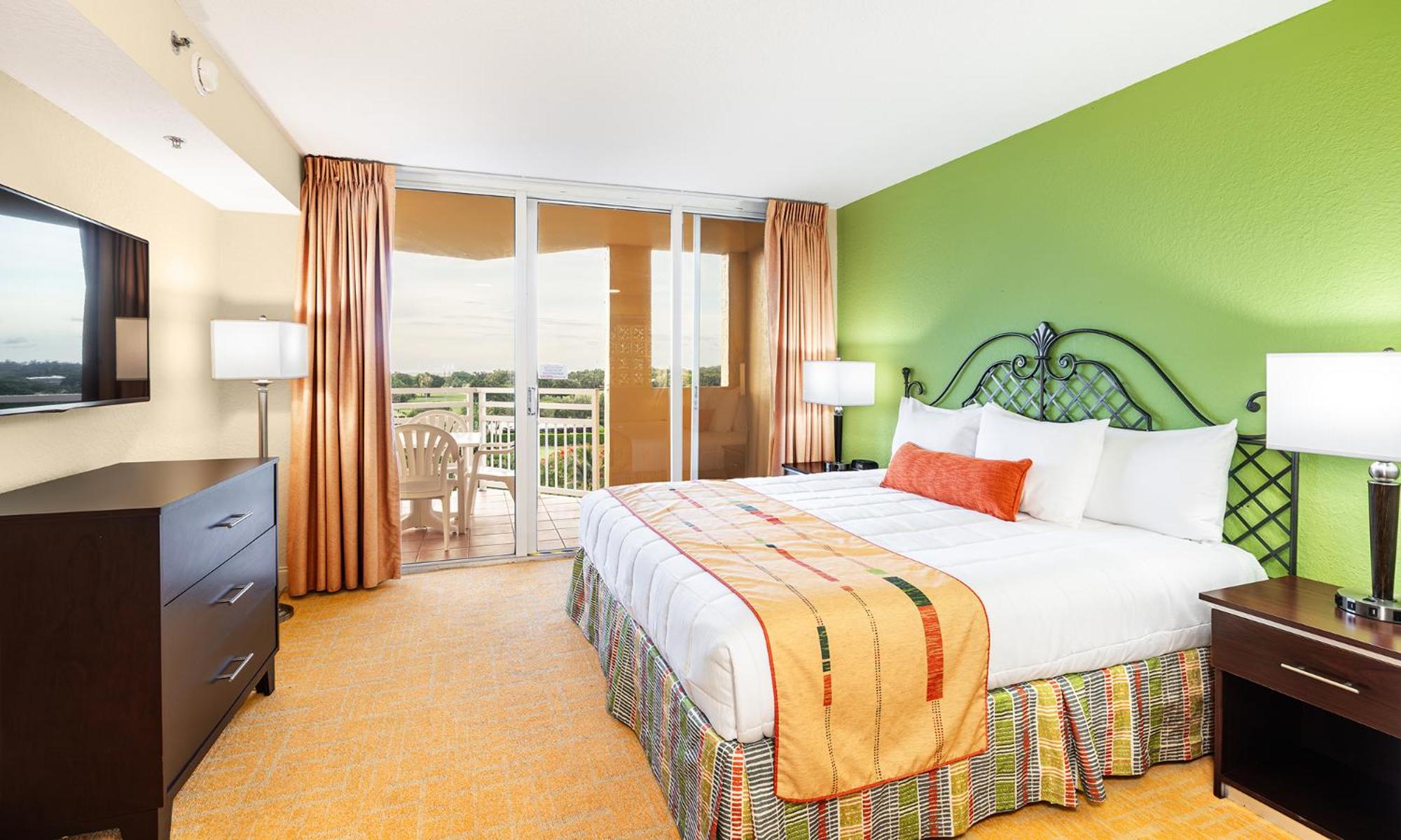 King Suite with Pool View - Photo 10