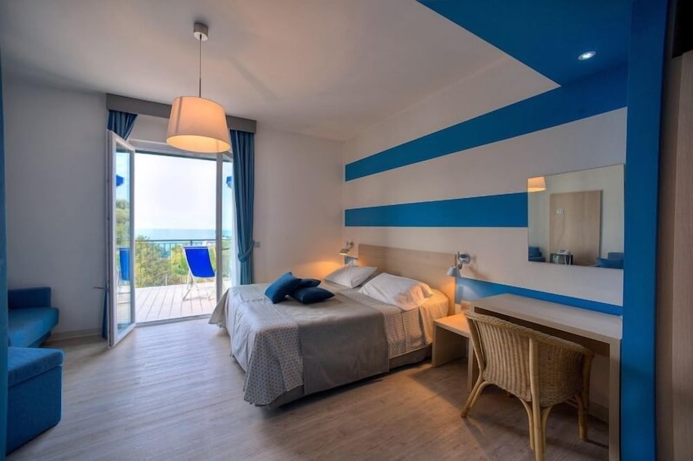 Family Room, Sea View photo 1