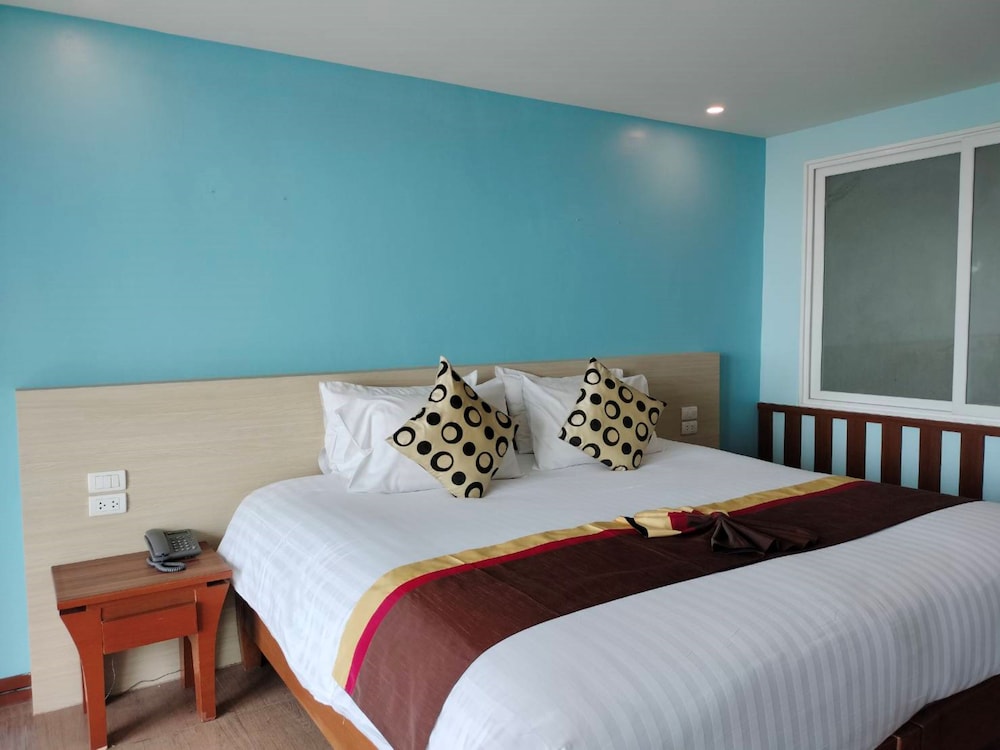 Deluxe Double Room, City View photo 3