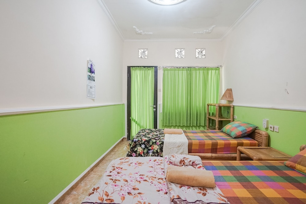 Twin Room - Photo 3