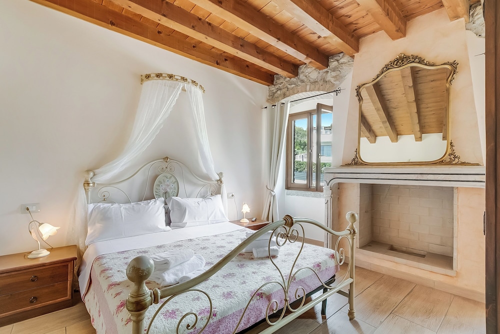 Family Apartment, 2 Bedrooms (Two Bedroom Apartment Cascina)