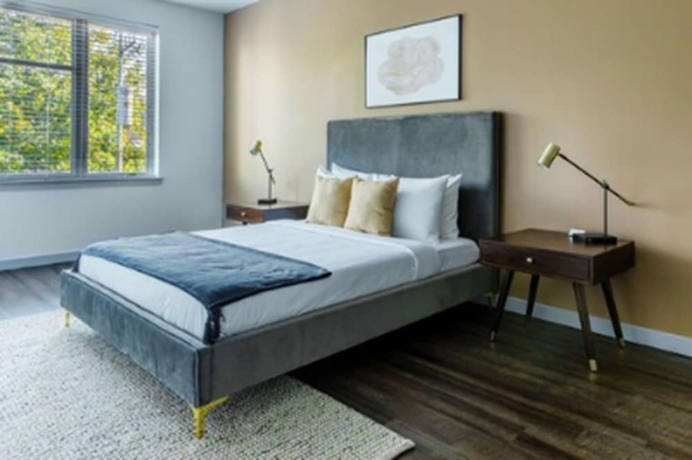 1 Bed | 1 Bath Suite with Balcony Accessible photo 1