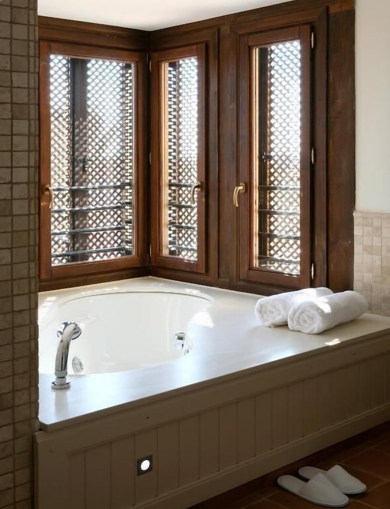 Superior Room - Photo 8
