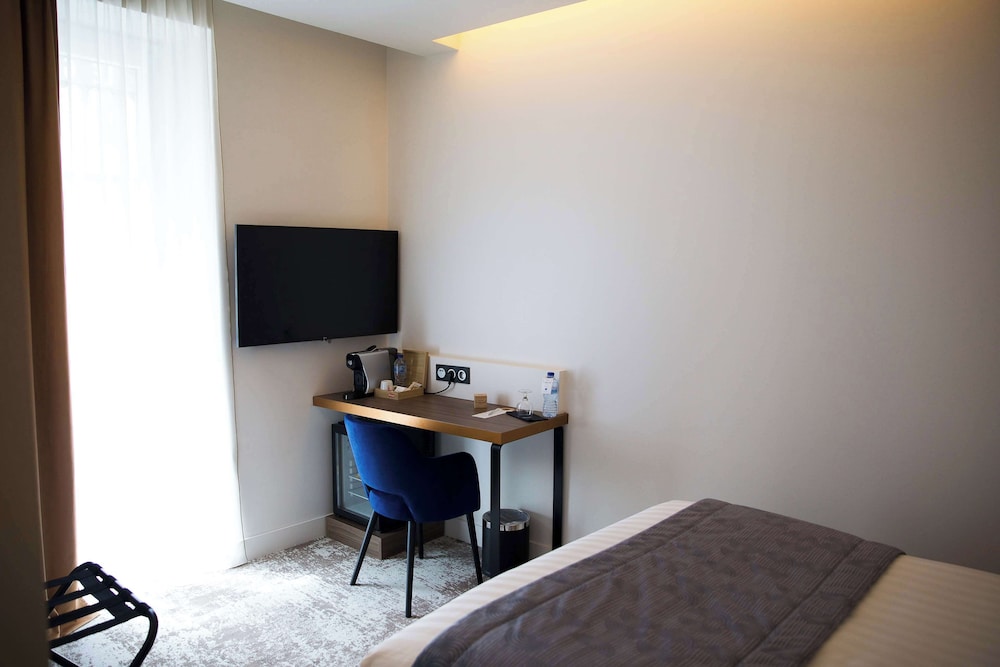 Standard Room, 1 Double Bed, Non Smoking - Photo 2