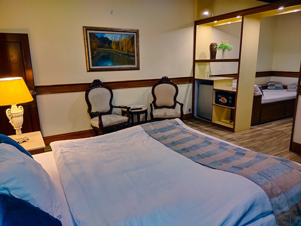 Executive Suite, 2 Bedrooms, Valley View photo 3