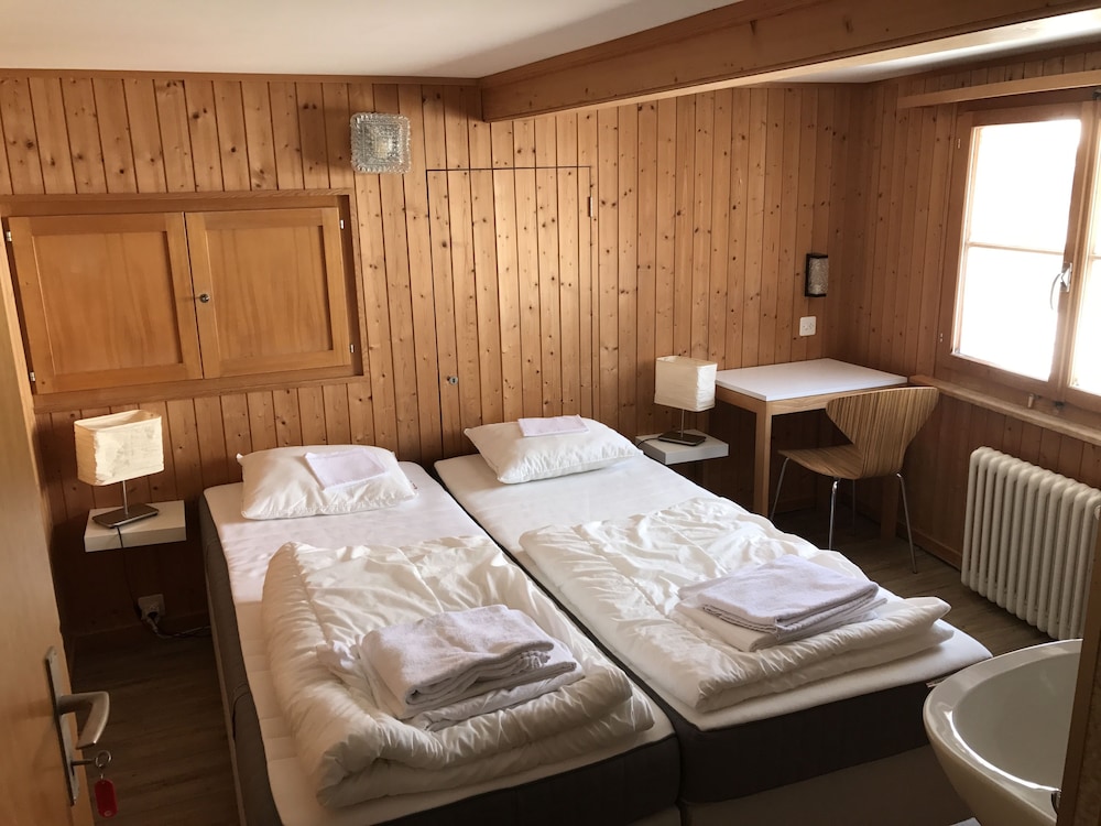 Standard Double Room, Shared Bathroom, Mountain View photo 3