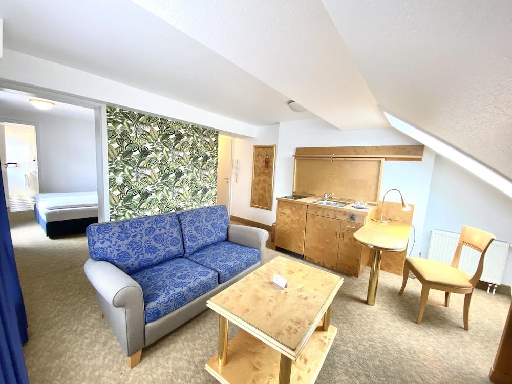 Apartment (08) photo 1