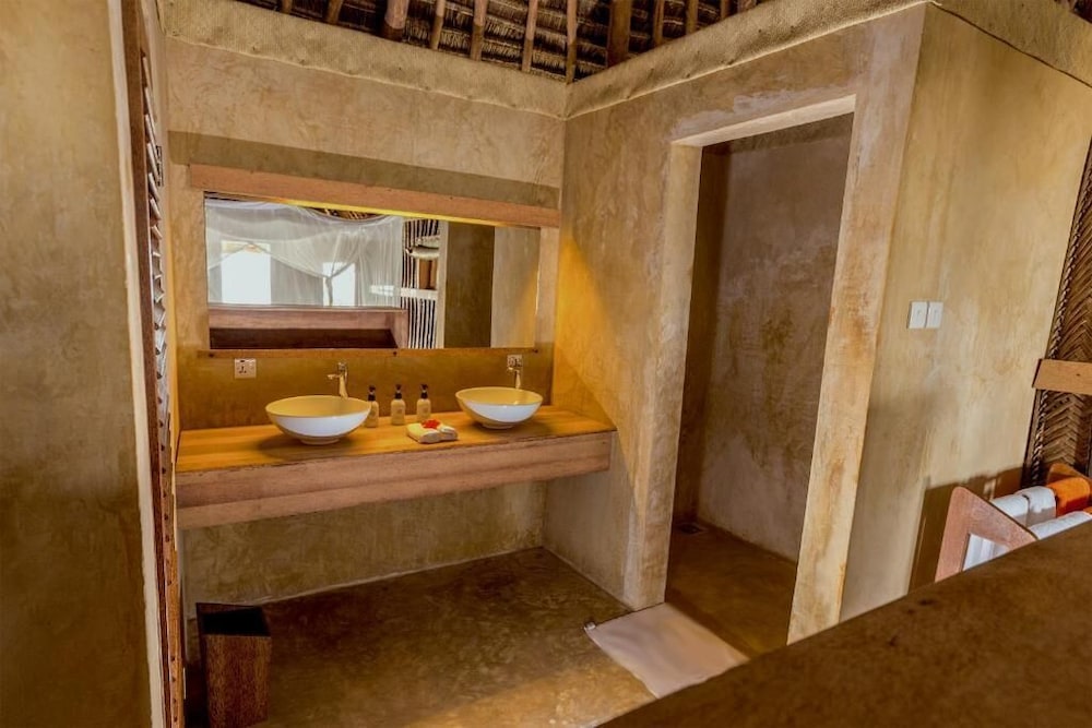Room, 1 King Bed, Beachfront (40 m2)