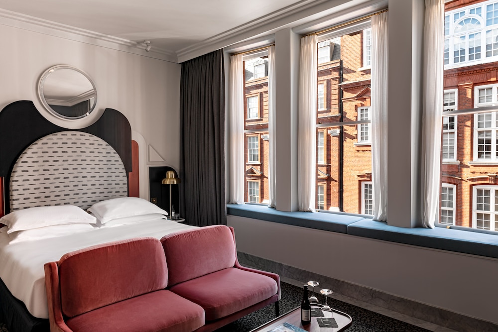 Executive Room (Henrietta)