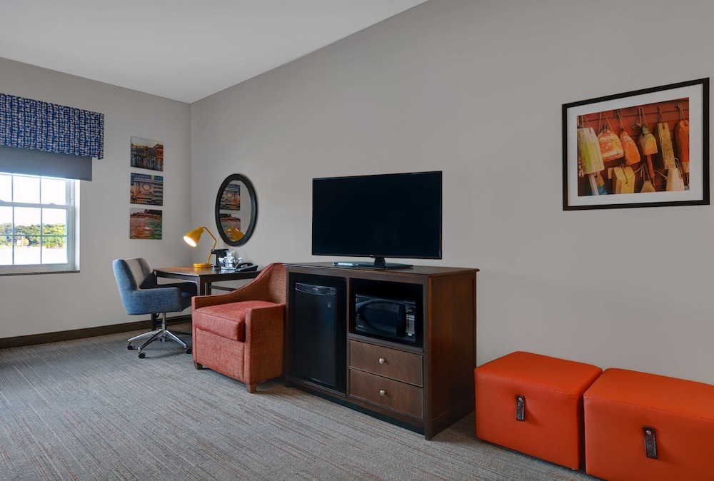 Room, 2 Queen Beds, River View - Photo 1