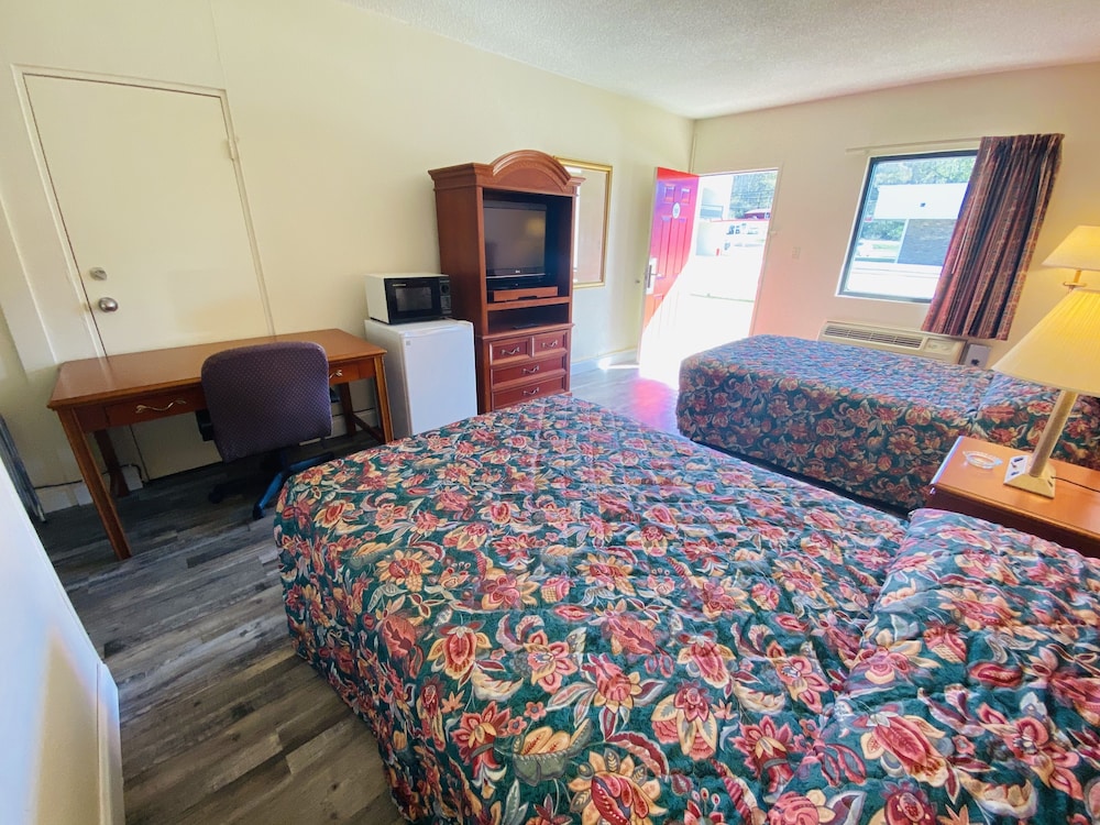 Room, 2 Double Beds, Smoking photo 2