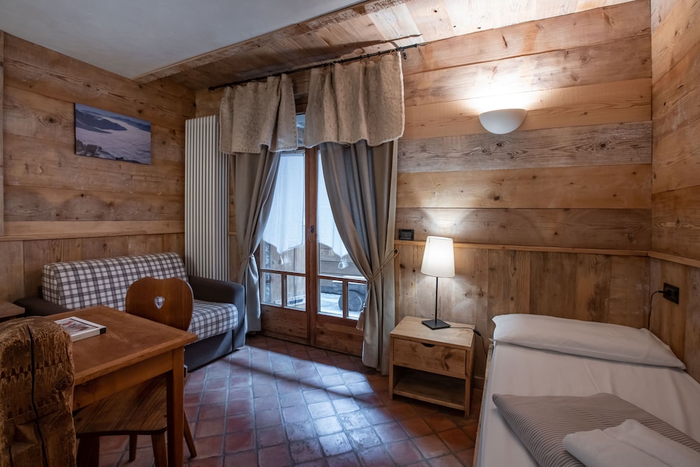 Standard Triple Room - Photo 5