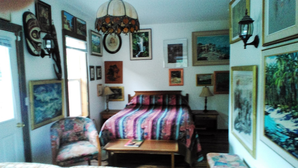 Comfort Suite, 1 Queen Bed with Sofa bed, Balcony photo 1
