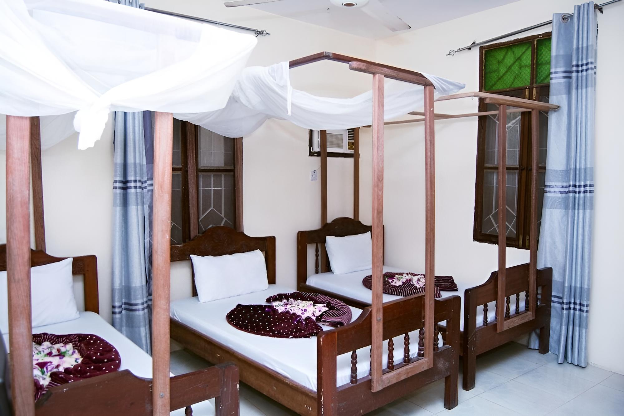Basic Triple Room photo 1