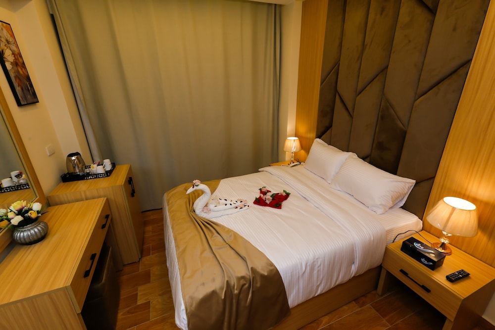 Superior Double Room, City View