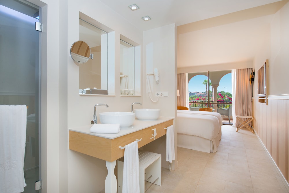 Double or Twin Room, Garden View