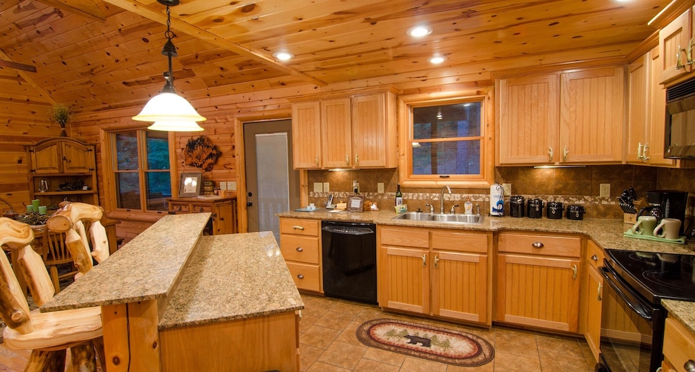 Cabin, 2 Bedrooms photo 2