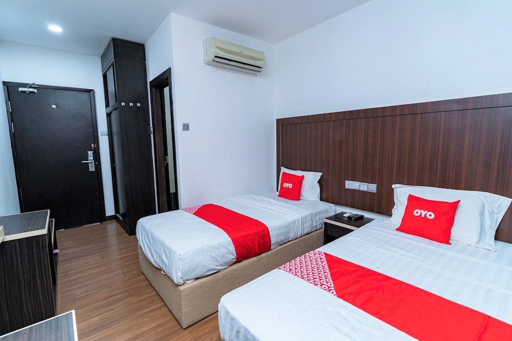 Deluxe Twin Room photo 2
