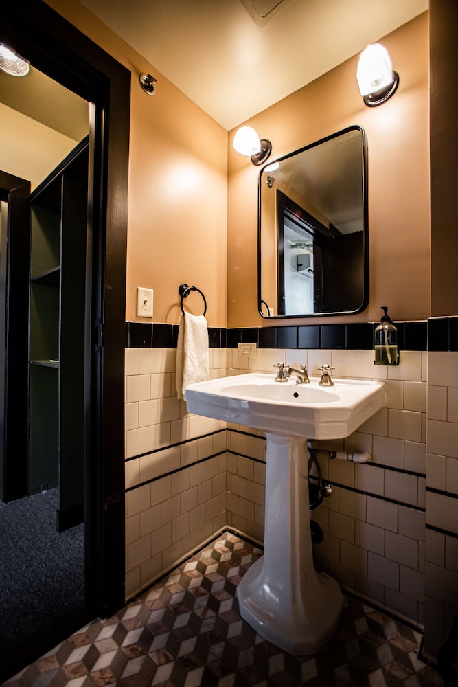 Basic Shared Dormitory, 1 Twin Bed, Shared Bathroom (Bunk in a 4 Bunk Room-Female Only)