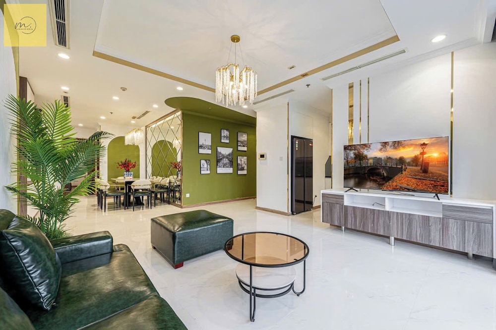 Family Apartment, 4 Bedrooms, Balcony, City View