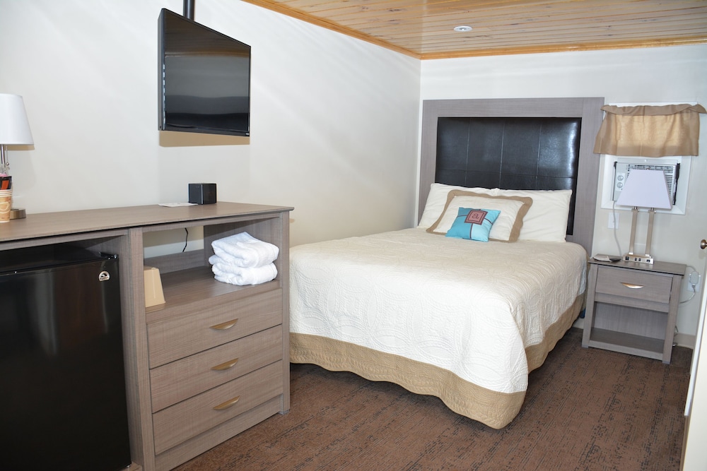 Basic Room, 1 Double Bed