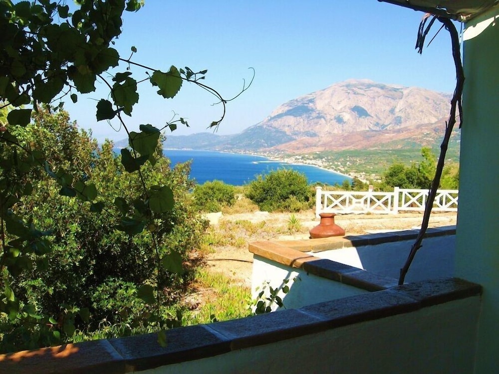 Panoramic House, Jetted Tub, Sea View photo 3