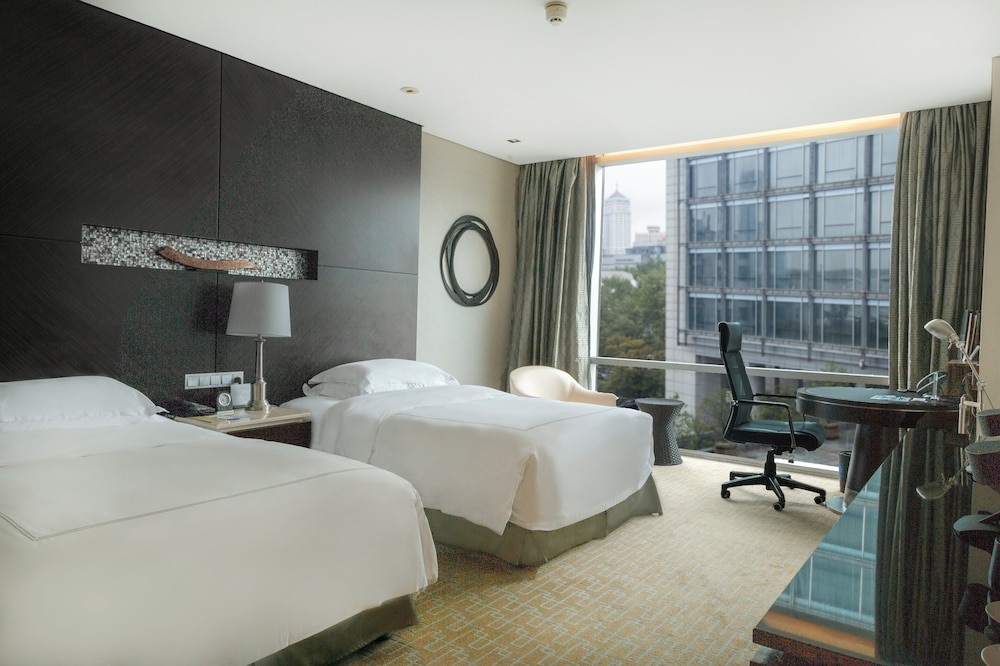 Classic Room, 2 Double Beds, Club Lounge Access, City View