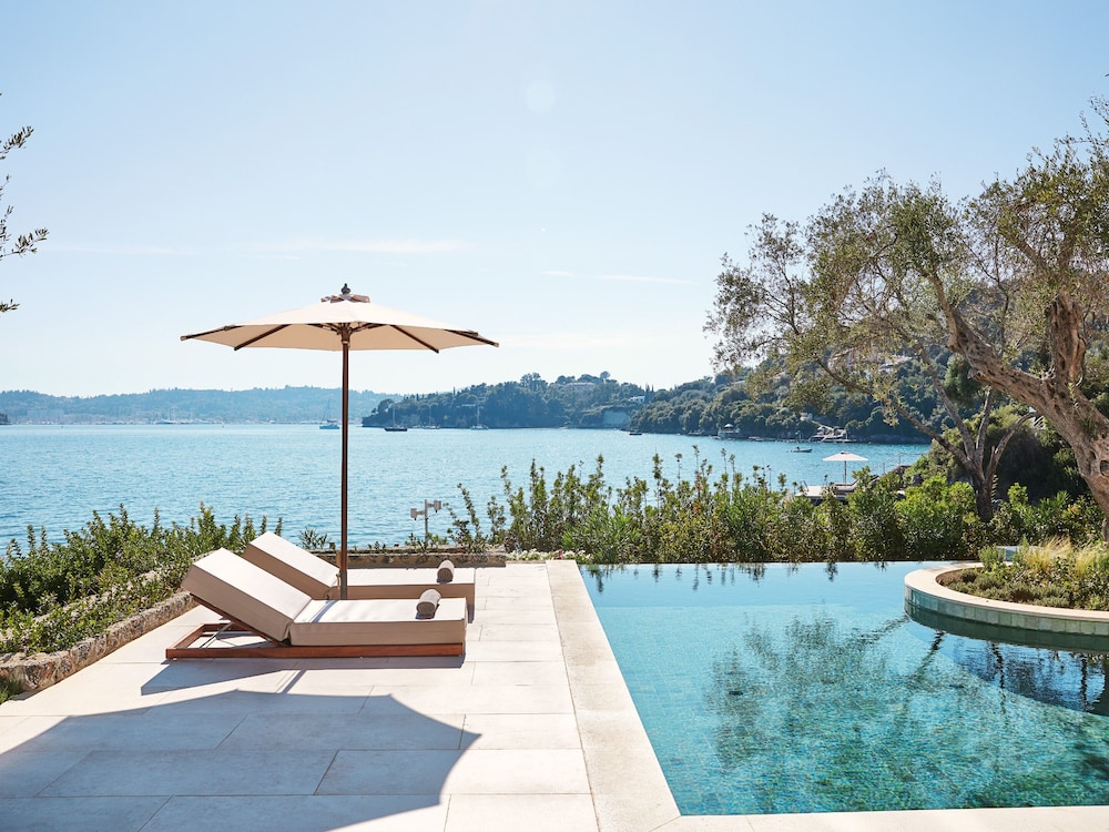 2 Bedroom Beachfront Villa Private Pool photo 3