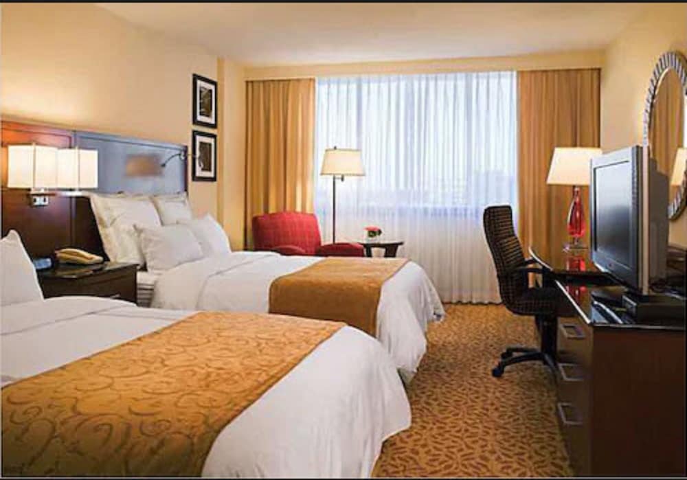 Basic Double or Twin Room - Photo 2