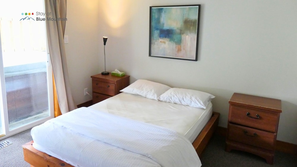 Cottage, Multiple Bedrooms, Kitchen (Linen & Towels Not Included) photo 2