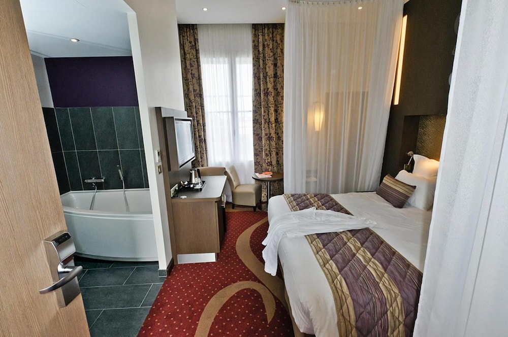 Deluxe Suite - Photo 2