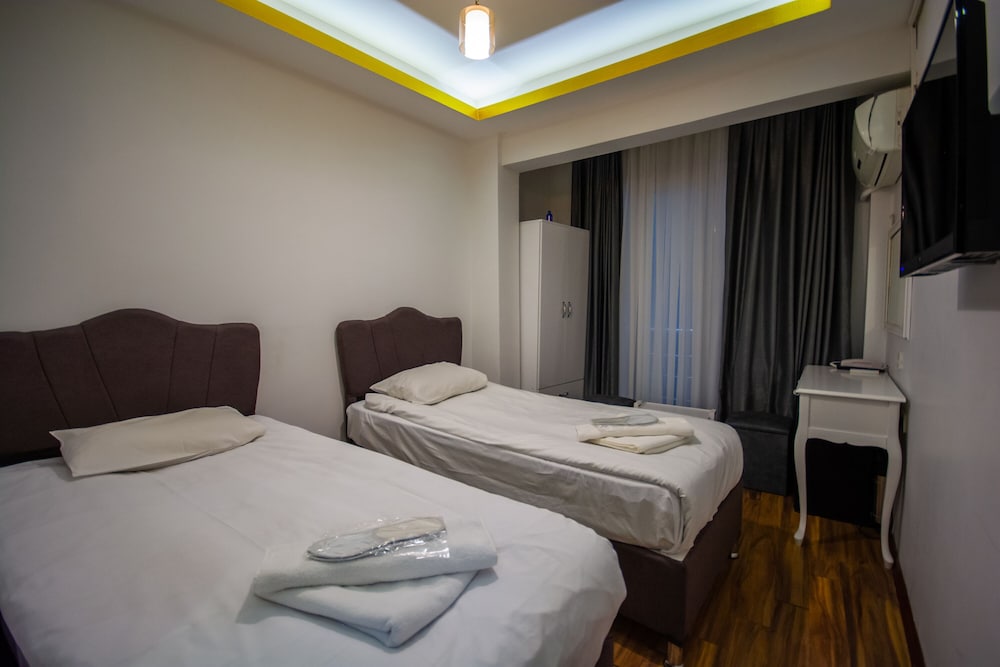 Deluxe Double or Twin Room, 1 Double or 2 Twin Beds, Non Smoking photo 2