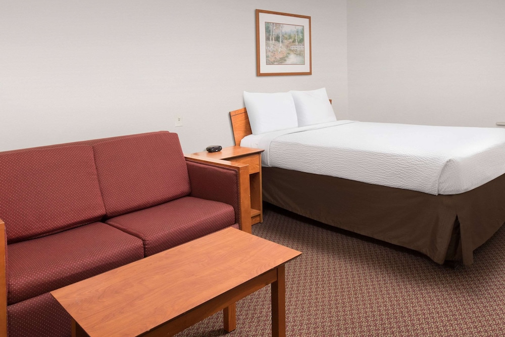 Room, 1 Queen Bed, Accessible, Non Smoking (Sofa)