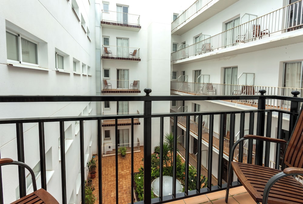 Standard Twin Room, Balcony - Photo 2