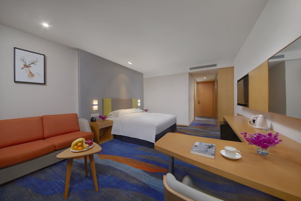 Standard Room, 1 King Bed, Accessible photo 1