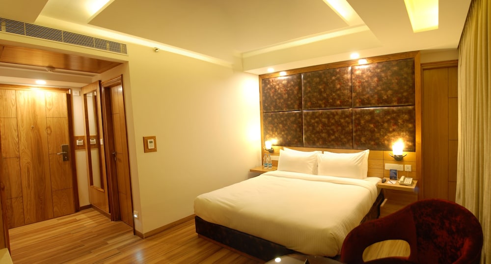 Deluxe Double Room, City View