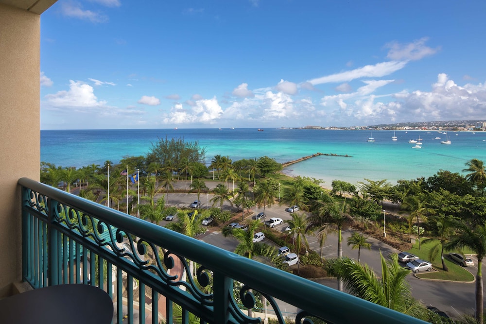 Suite, 1 King Bed, Ocean View, Corner photo 3