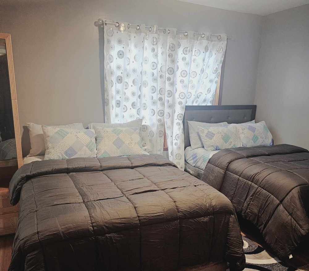 Executive Studio Suite, 2 Queen Beds, Non Smoking, Private Bathroom photo 1