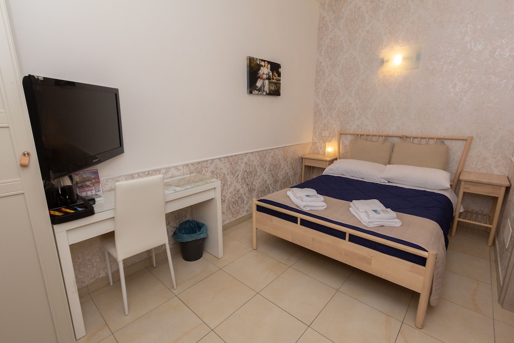 Standard Room photo 2