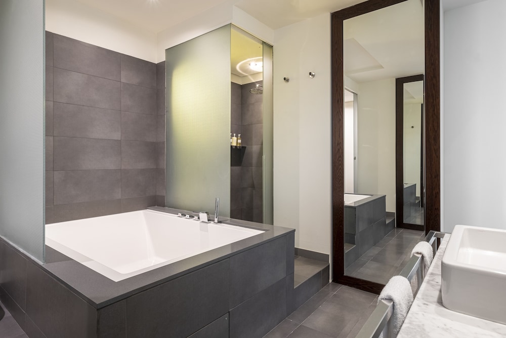 Suite, Terrace thumbnail 5