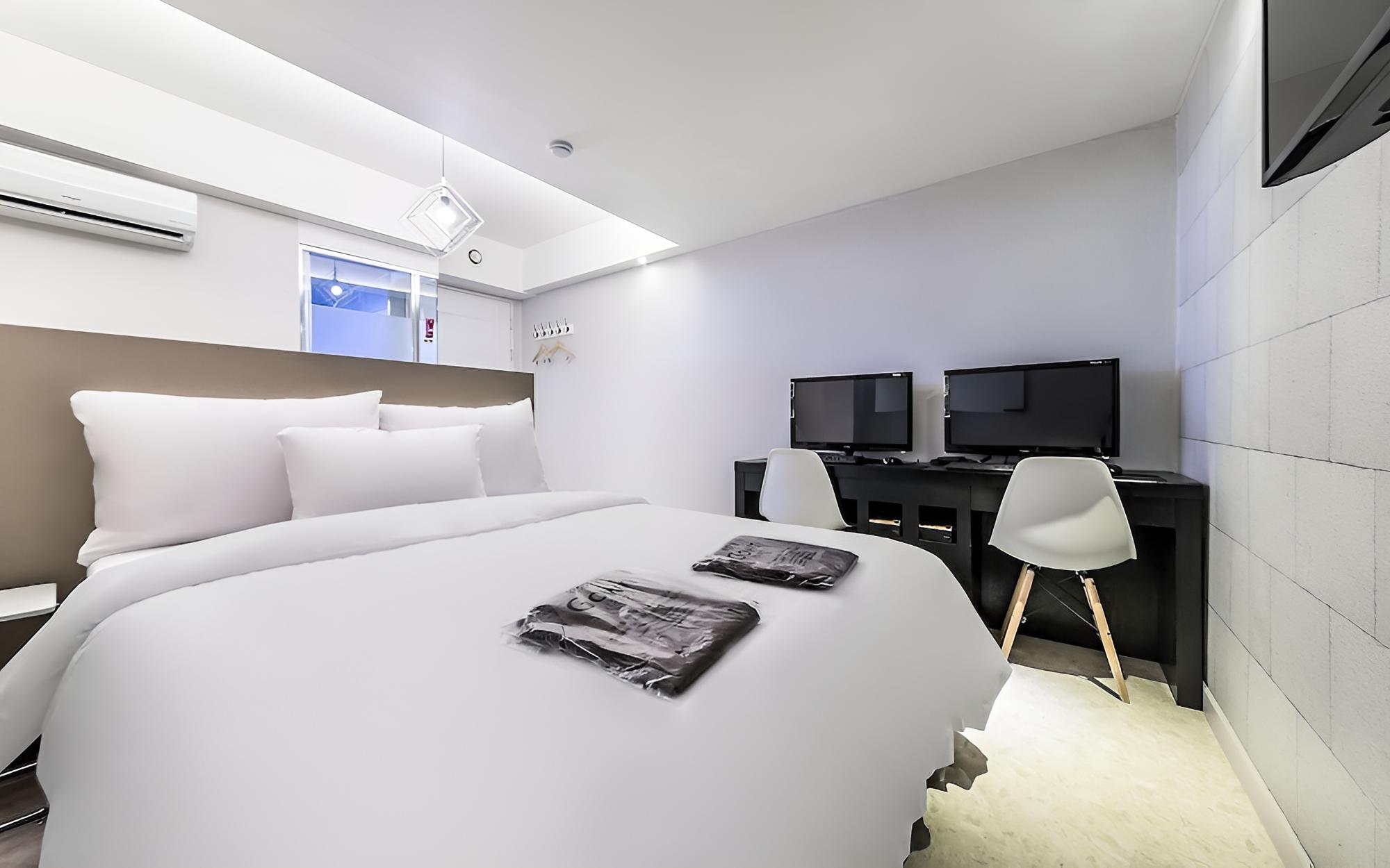 Room (Deluxe Couple PC Bathtub (OTT)) photo 2