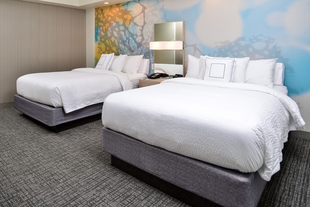 Room, 2 Queen Beds - Photo 2