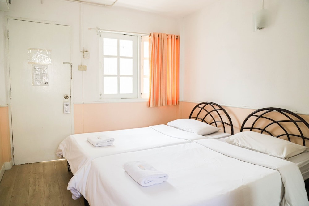 Standard Twin Room, Non Smoking photo 2
